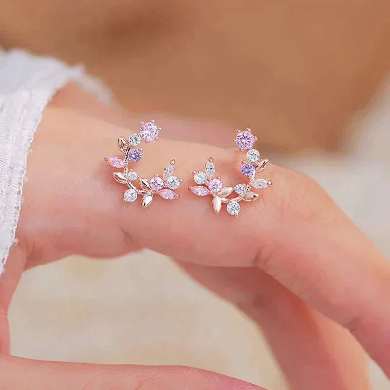 Exquisite Flower Earrings with Zirconias in Gold