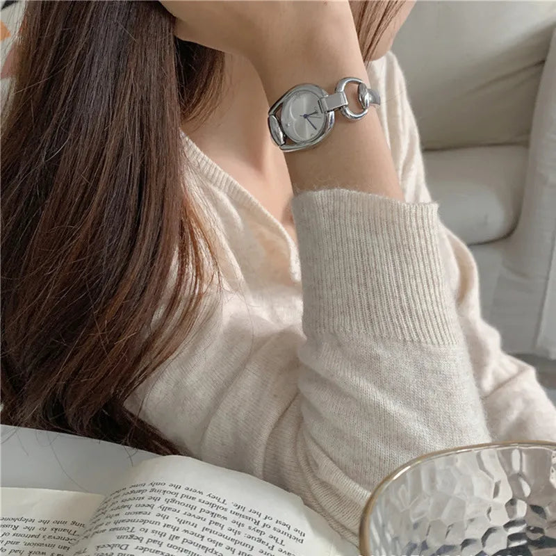 Retro Steel Bracelet Watch for Women