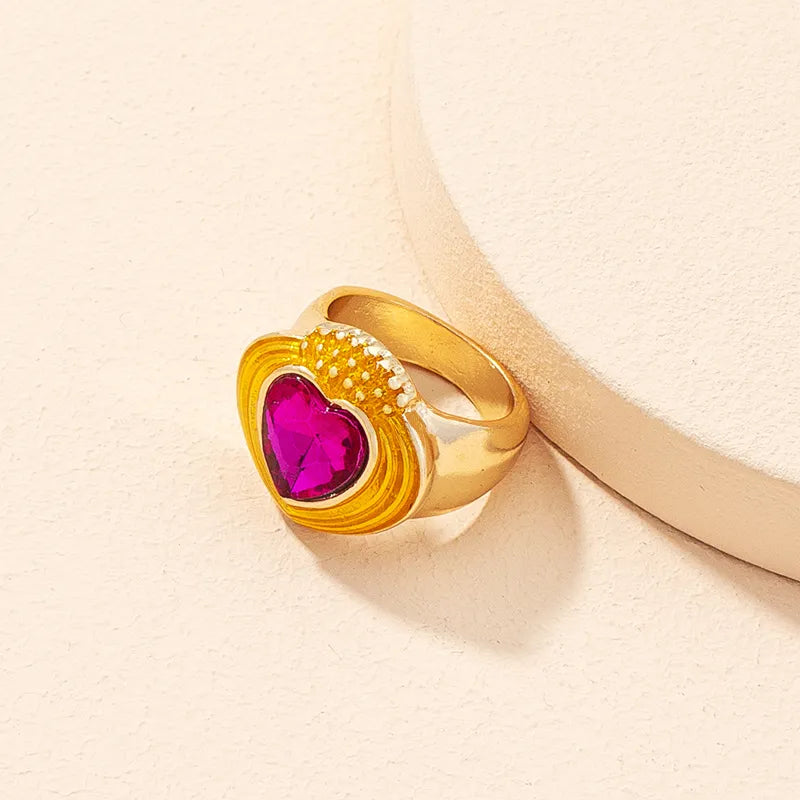 Vintage Gold Love Ring – Simple & Fashionable