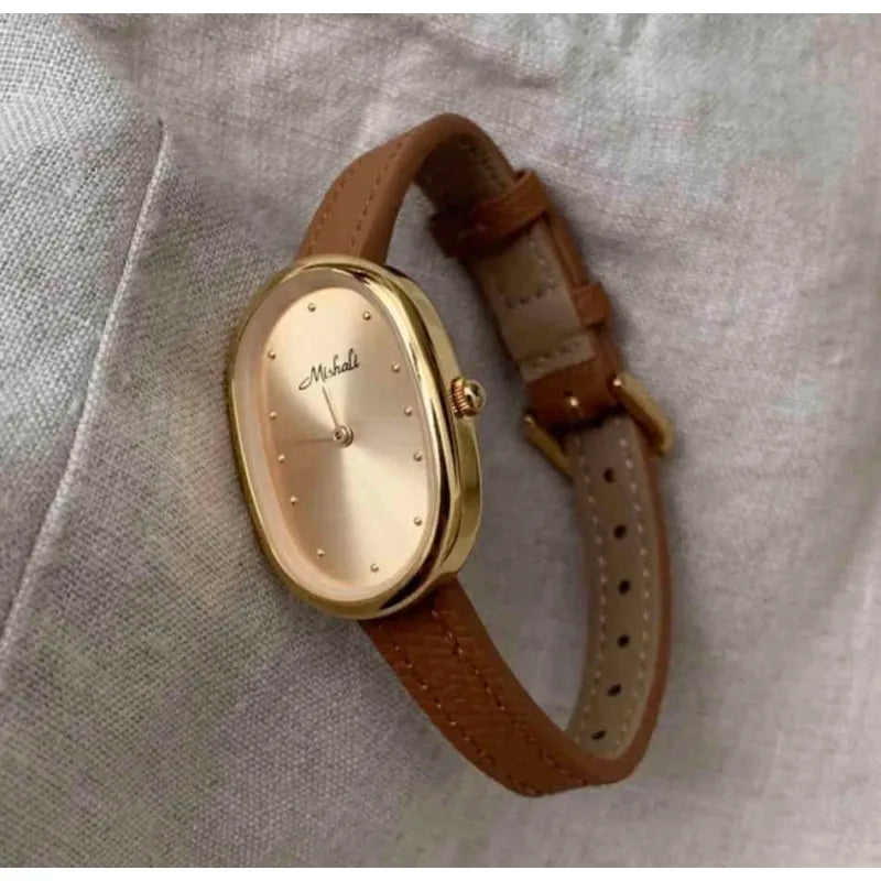 Women’s Retro Gold Round Watch with Woven Strap