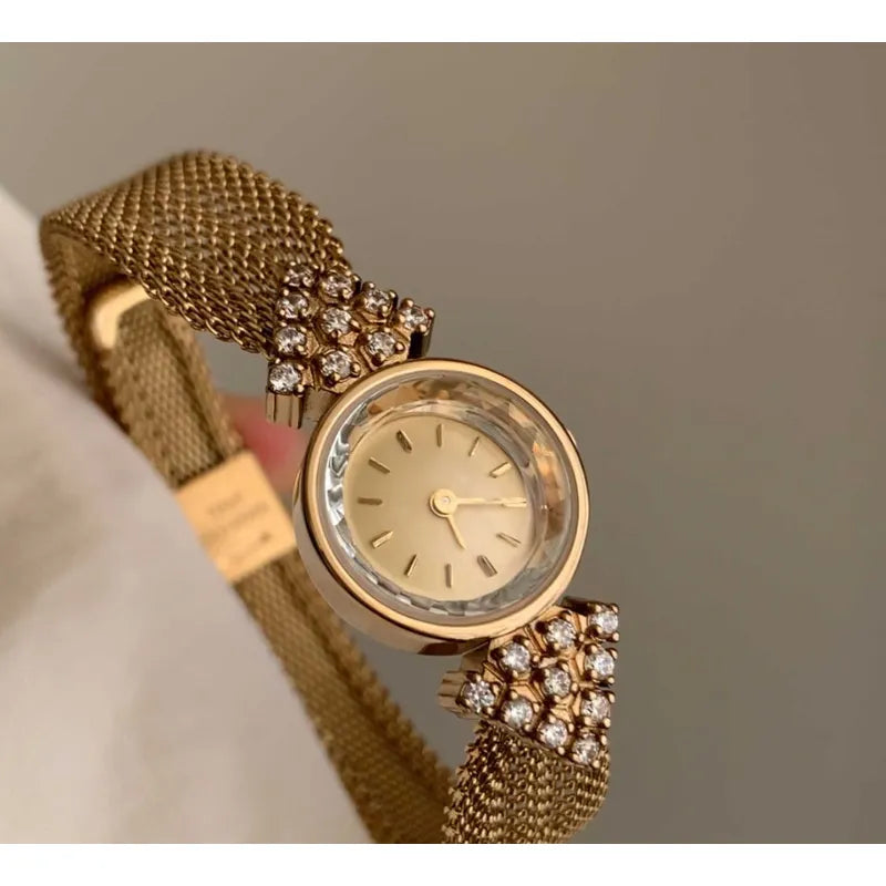 Women’s Retro Gold Round Watch with Woven Strap