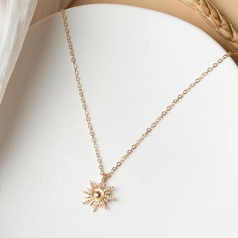 Sunlight Pendant Clavicle Necklace