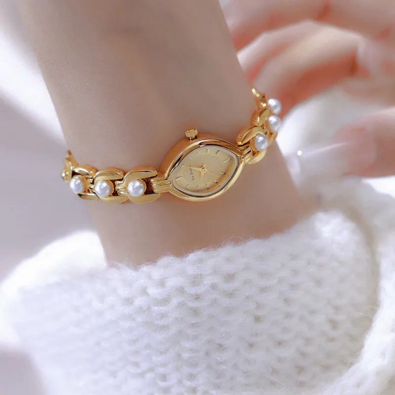 Dione | Mid-ancient Luxury Imitation Pearl Elegant Watch
