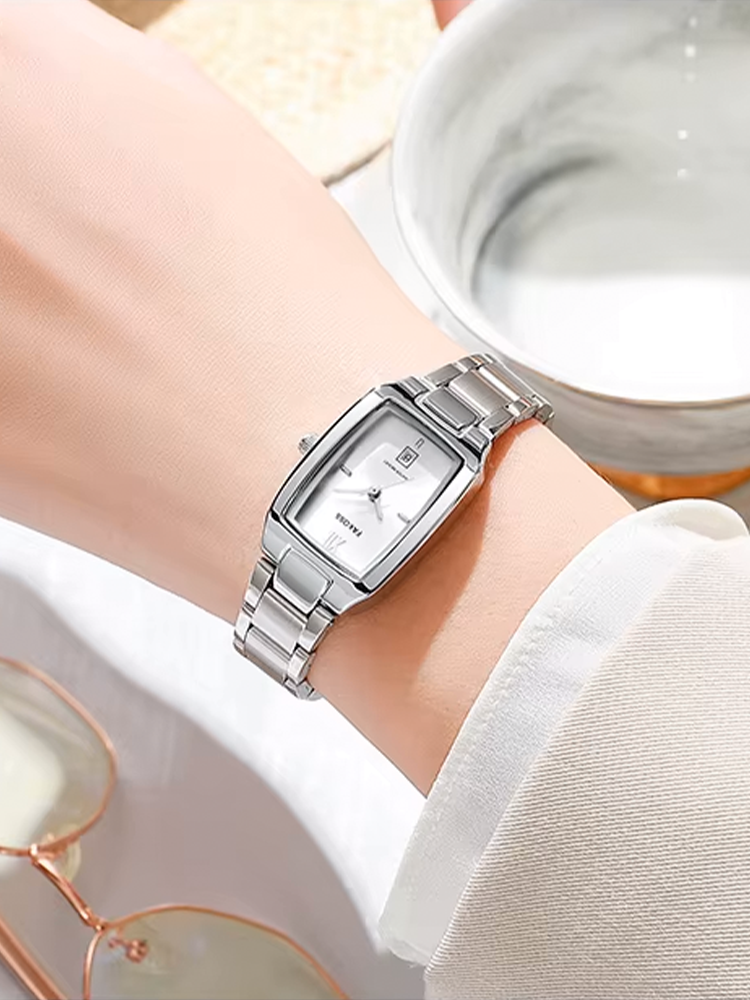 Noa | Women's luxury watch with rectangular case