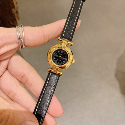 Luxury retro women's watch with leather strap