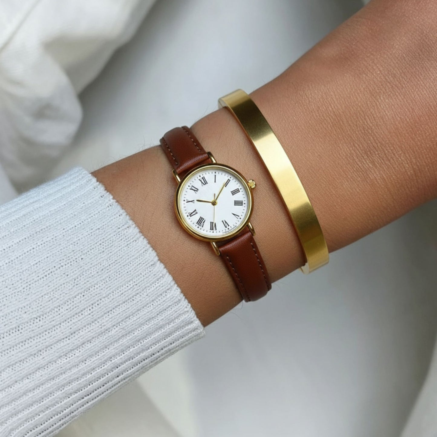 Lina | Simple And Compact Alloy Belt Watch