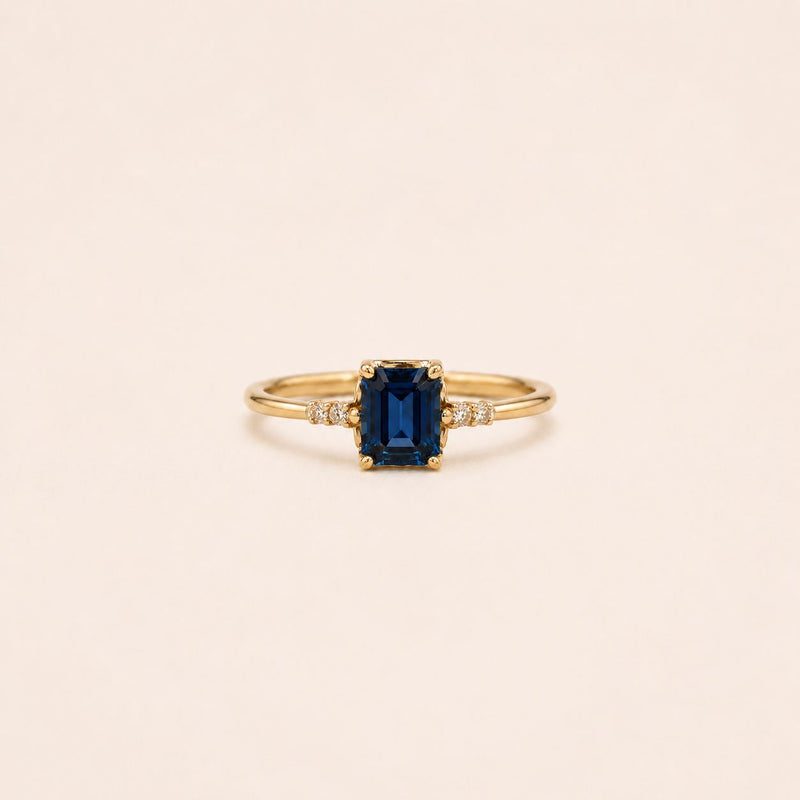 Blue Sapphire Diamond Ring