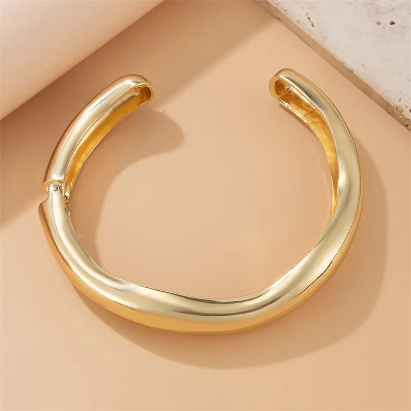 Classic Gold Choker Smooth Curved Necklace-Lydieannejewelry