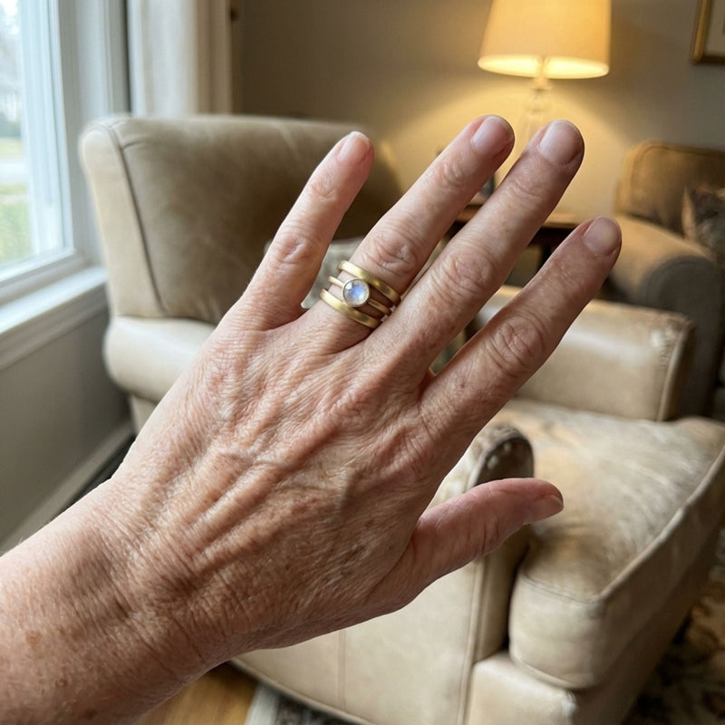 Vintage Gold & Inlaid Moonstone Ring